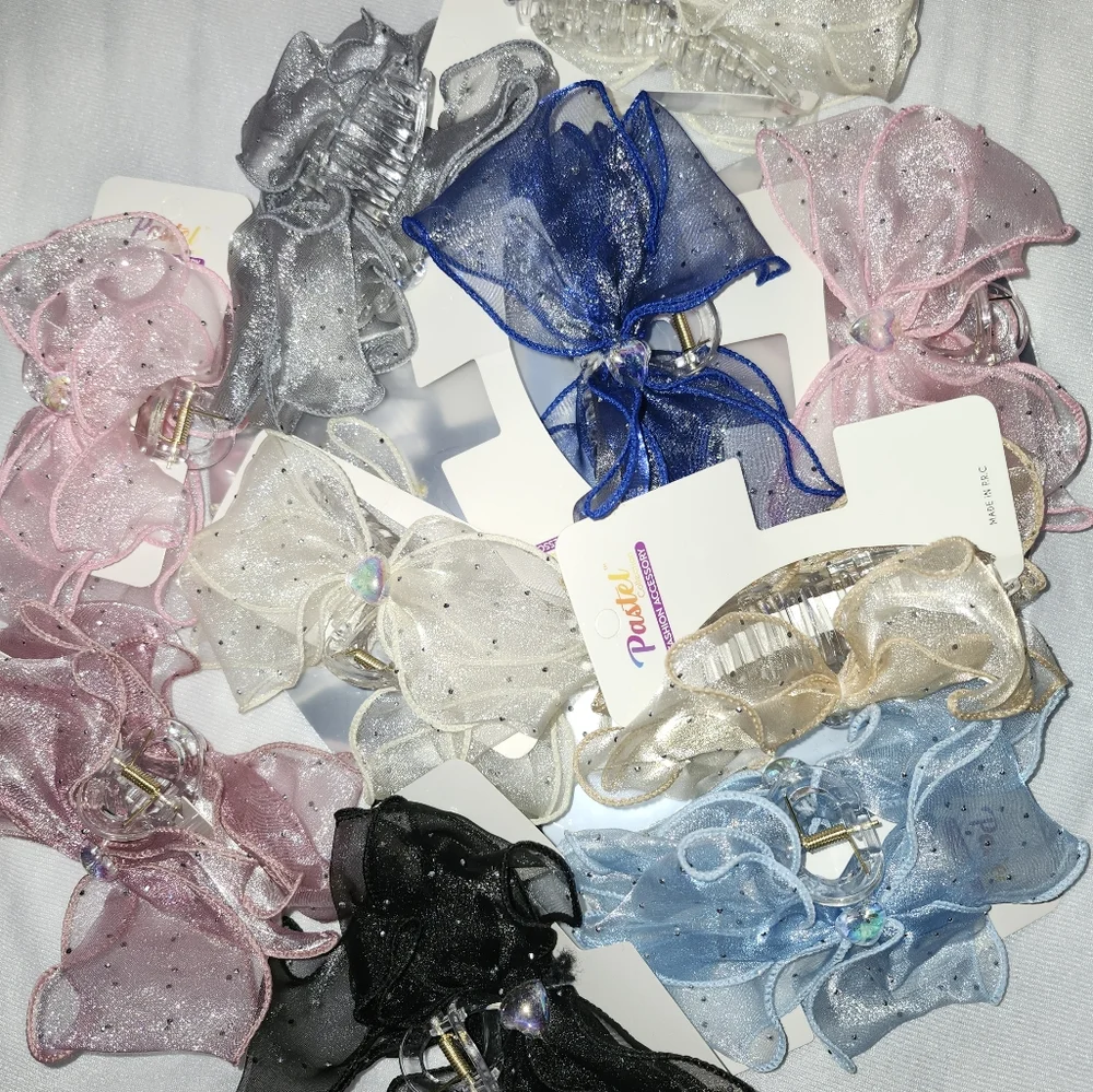 RESELLERS 148 PIECE BUNDLE OF VARIOUS HAIR ACCESSORIES 😍